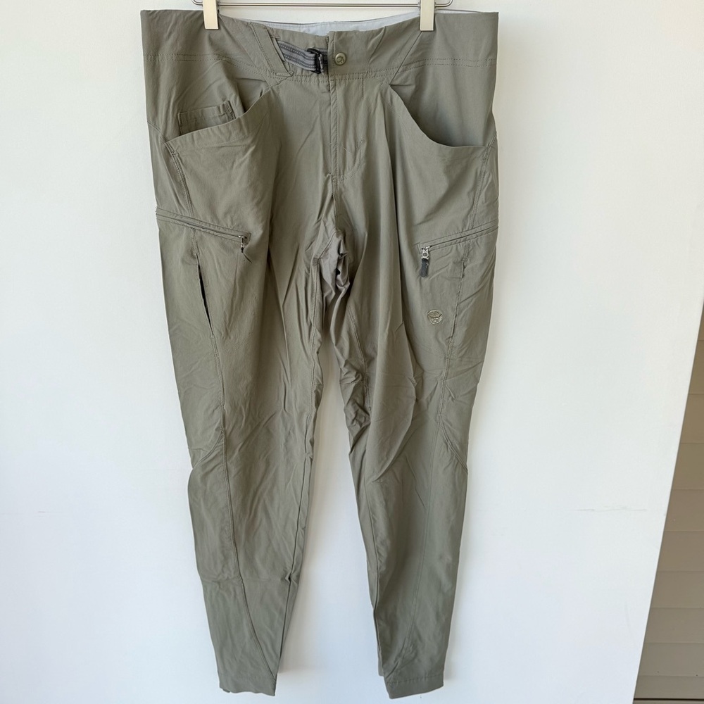 Mountain Hardware Women’s Trail Pants with zippered bottoms size 10